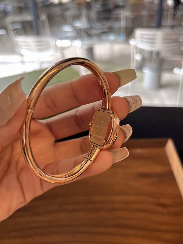 Old Money Oval Watch